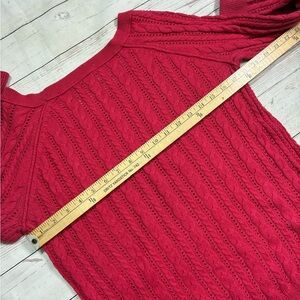 American Eagle Medium Outfitters Pink Crochet‎ Cable Knit Crew Neck Sweater EUC